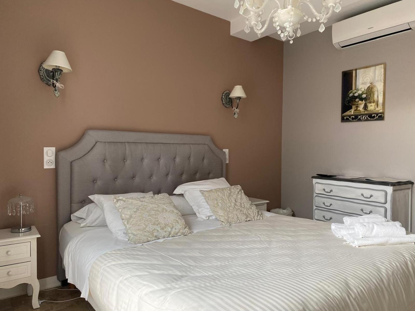 Hotel Les Galets Peyruis